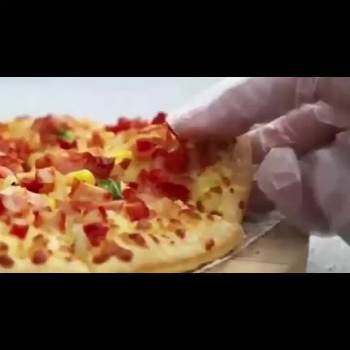 Roulette à pizza en acier inoxydable vue de dessus