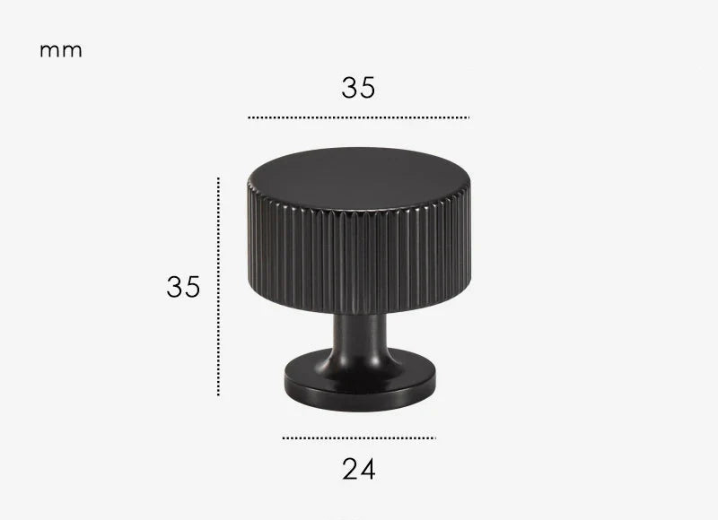 Bouton de meuble noir avec finition striée et brillante