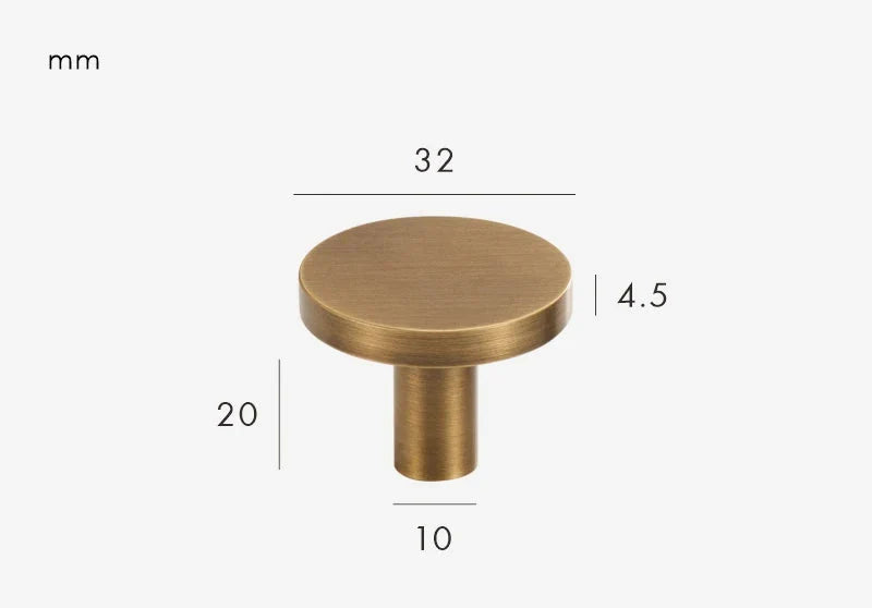 Vue latérale d'un bouton de meuble en bronze poli