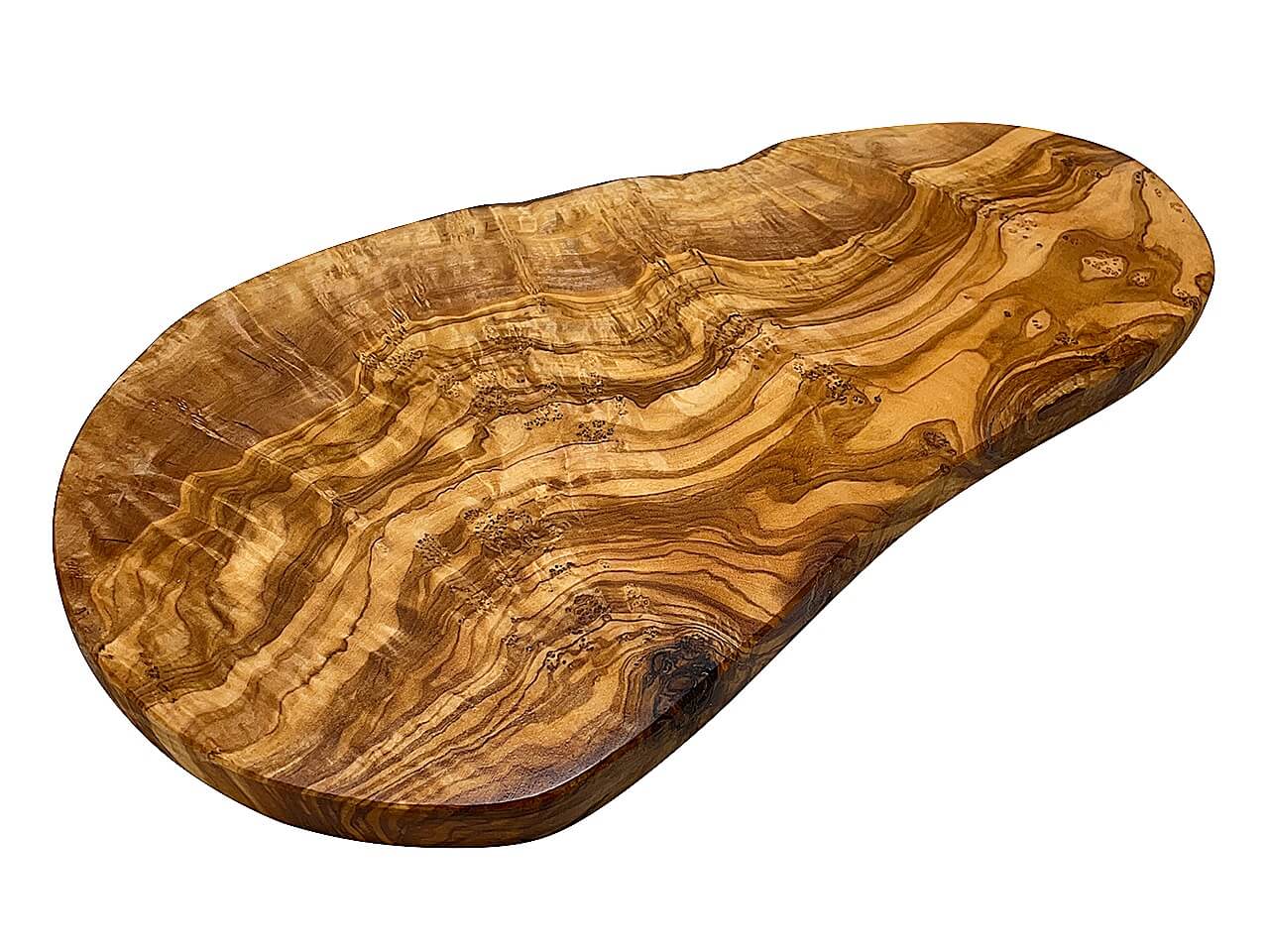 Planche à découper en bois d'olivier sur une table rustique