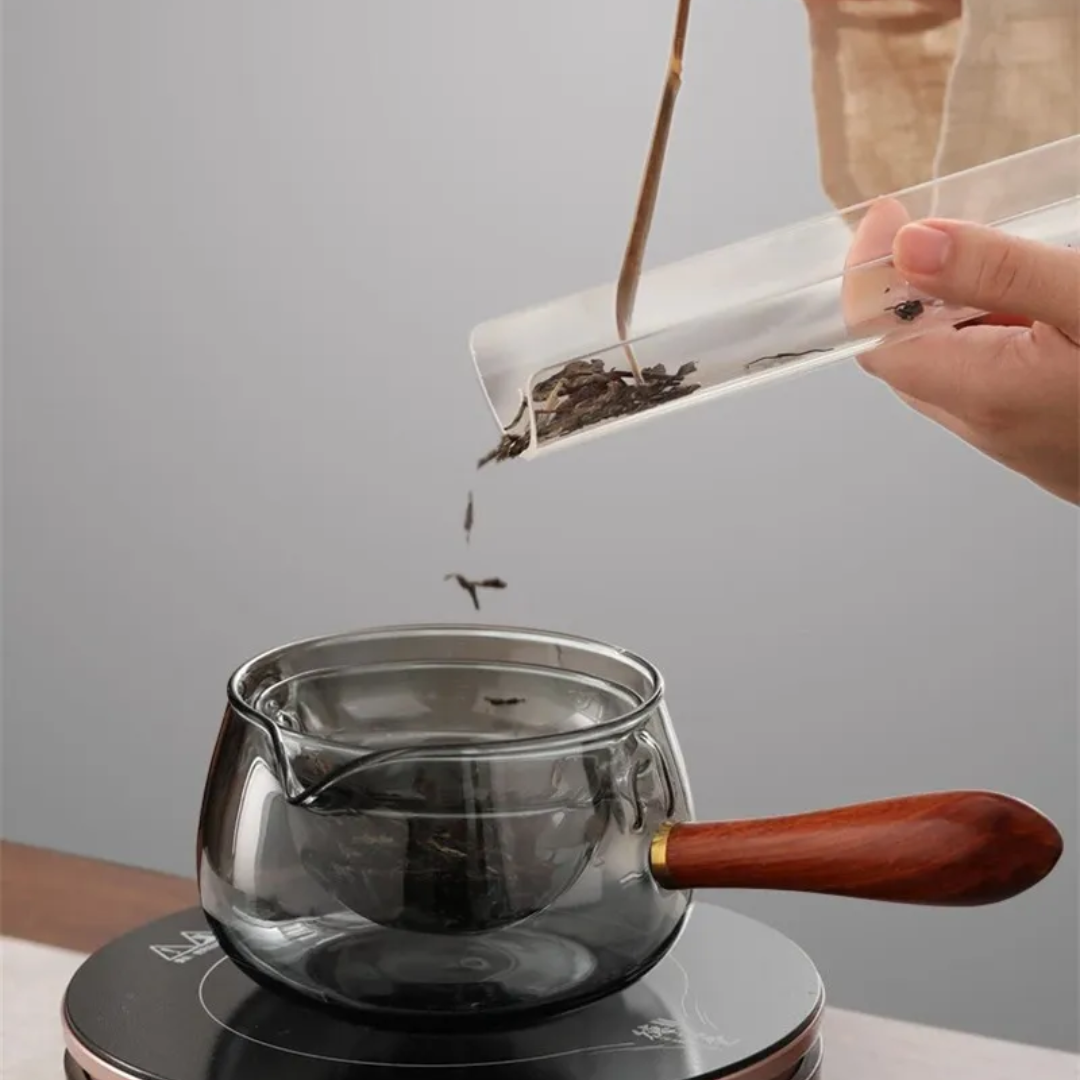 Théière transparente montrant l'insert innovant