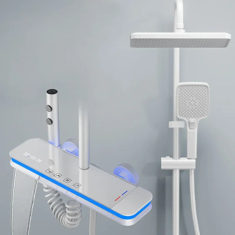 Vue d'ensemble de la colonne de douche blanche élégante