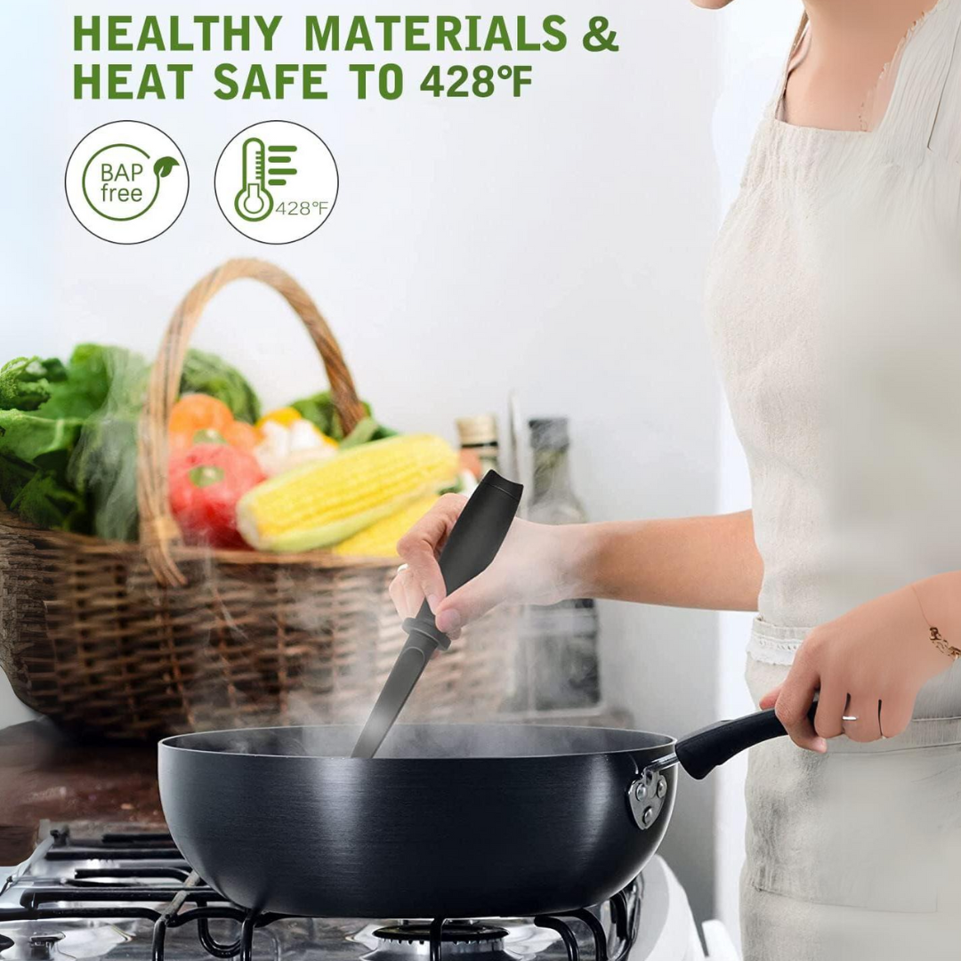 Poêle antiadhésive vue de face, compatible avec le hachoir