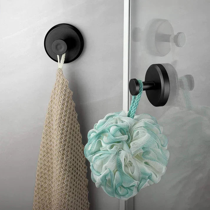 Vue rapprochée du crochet à serviettes en acier inoxydable argenté
