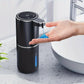Distributeur de savon automatique en action dans une cuisine