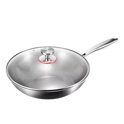 Surface intérieure lisse d'une poêle à wok en titane
