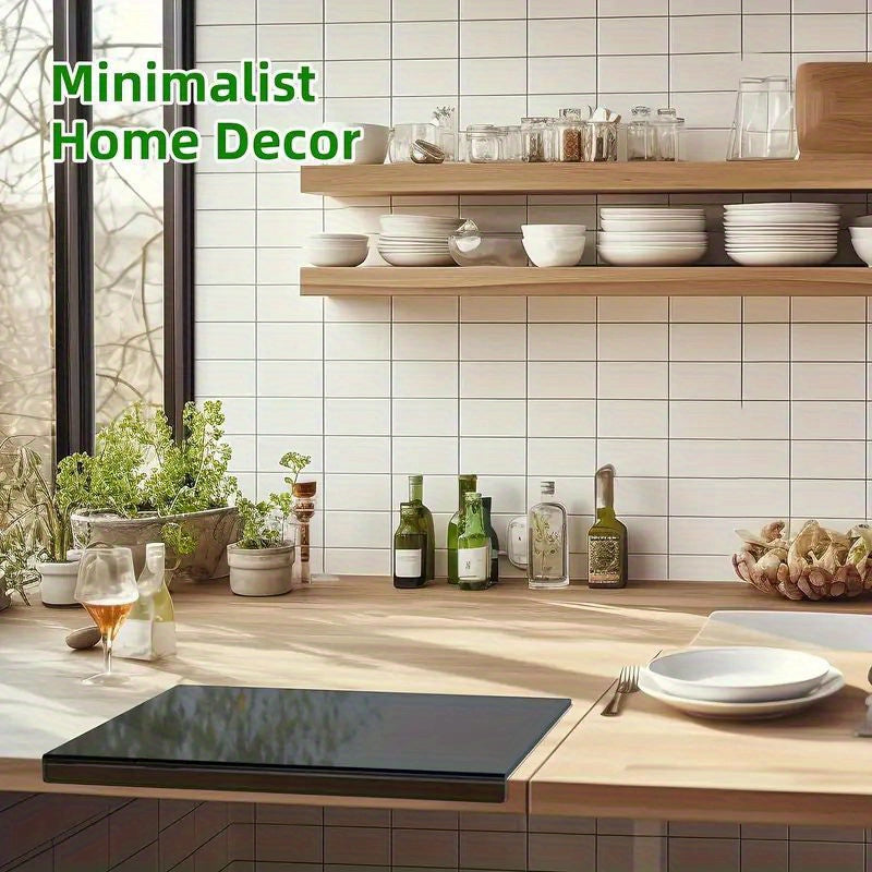 Planche à découper en acrylique sur fond blanc