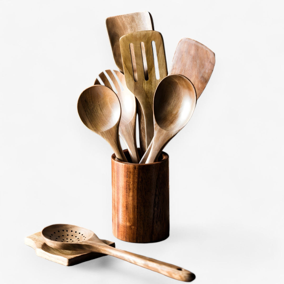 Poignée ergonomique d'un ustensile en bois clair