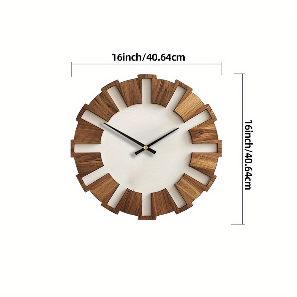 Horloge en bois sur un mur de cuisine moderne