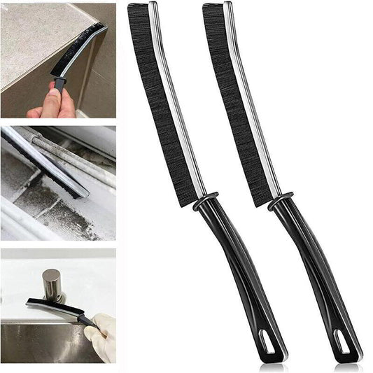 Brosse en action, nettoyant efficacement une fissure