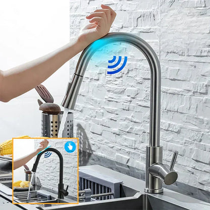 Vue de face du robinet avec finition brossée