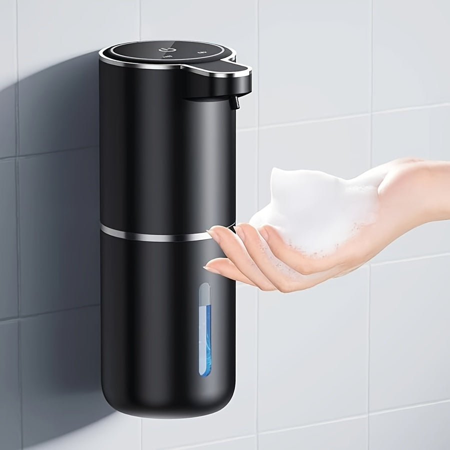 Distributeur installé près d'un évier, économisant de l'espace