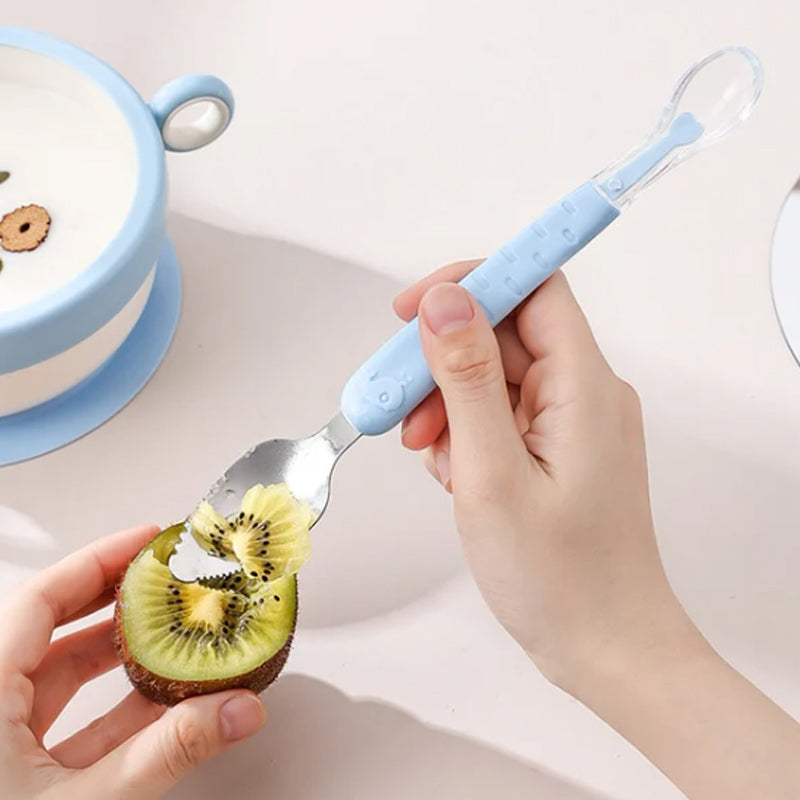 Cuillère en silicone jaune, parfaite pour les purées de bébé
