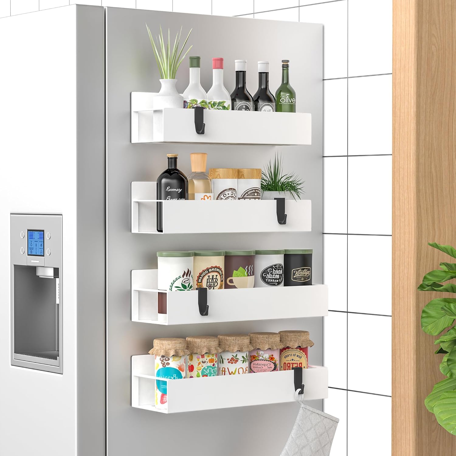 Étagères robustes fixées sur un four, rangement optimisé