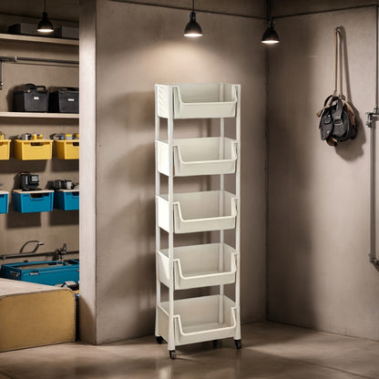 Chariot de rangement dans un atelier avec outils divers