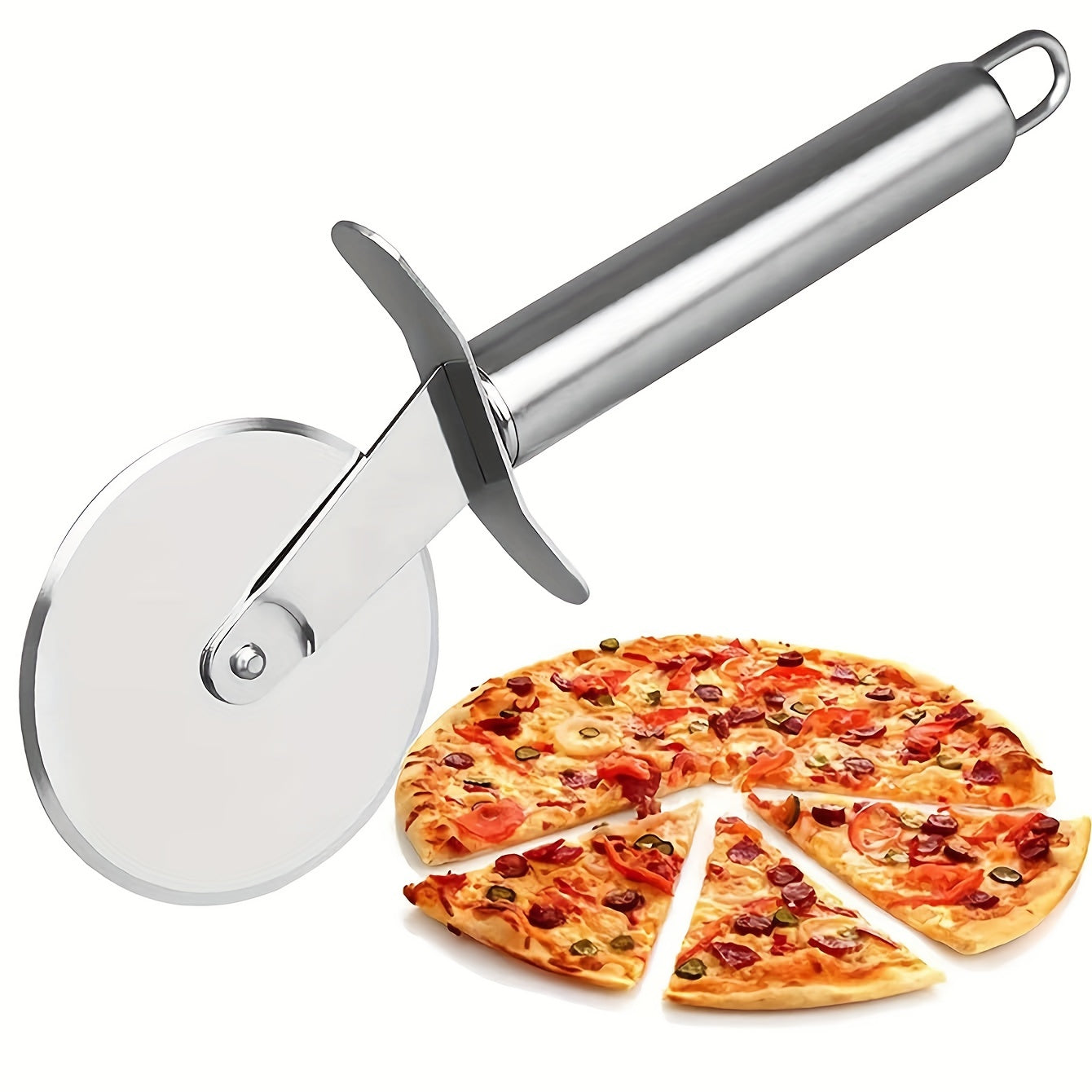 Roulette à pizza posée sur une planche en bois