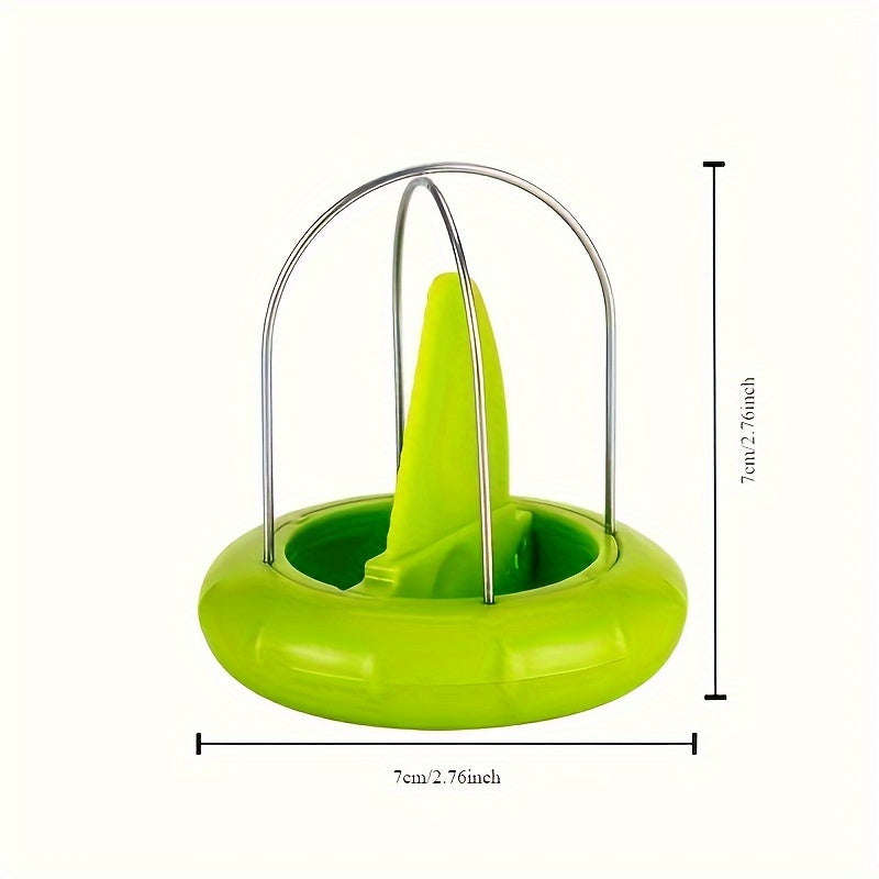 Démonstration de coupe de kiwi avec l'outil pratique