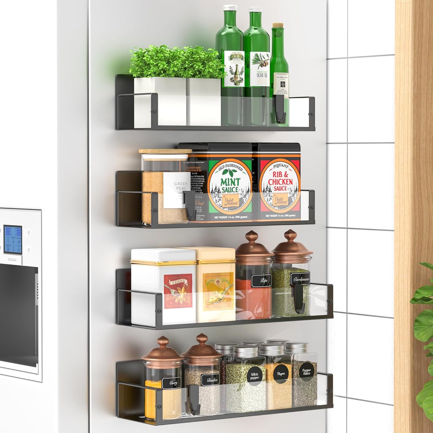 Étagères magnétiques avec design élégant pour cuisine moderne