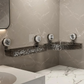 Support mural transparent avec ventouses sur carrelage blanc