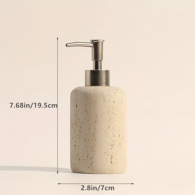 Distributeur de savon avec motif marbré dans une salle de bain moderne