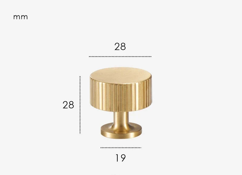 Bouton de meuble en laiton or brossé, vue de face