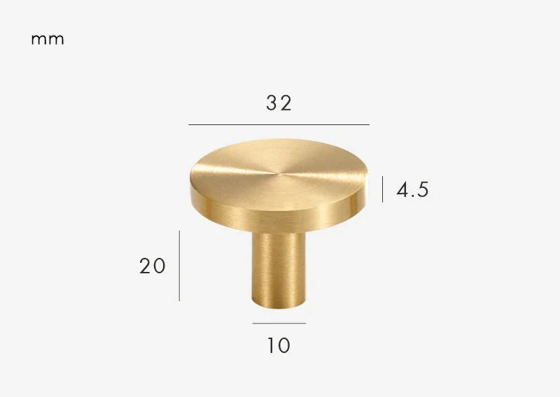 Vue rapprochée d'un bouton de meuble en laiton