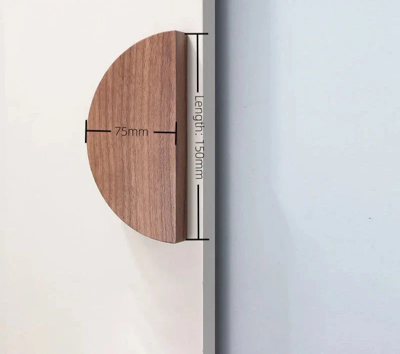 Détail du grain naturel du bois de noyer