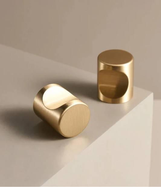 Poignée de meuble en laiton, design élégant et raffiné