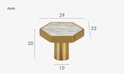 Vue latérale du bouton de meuble blanc effet pierre