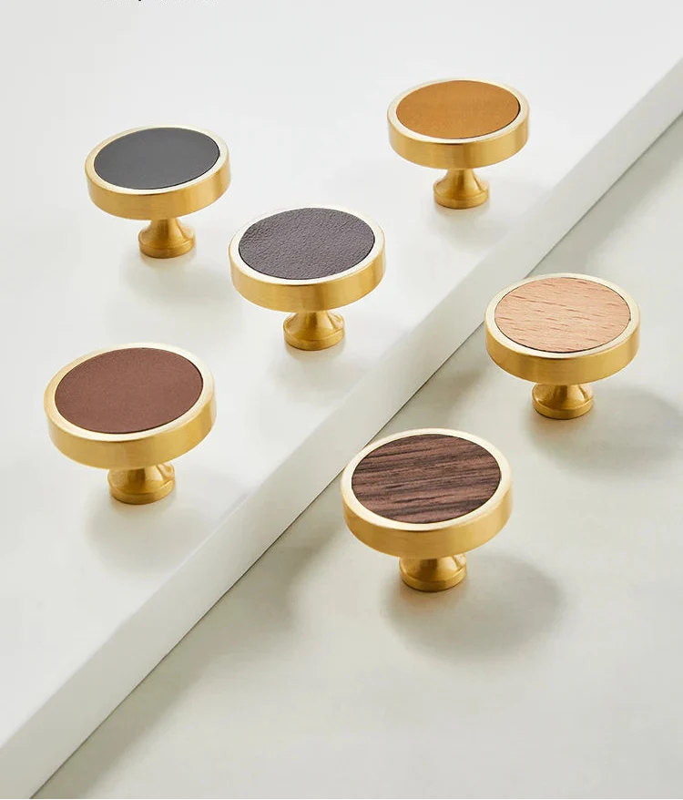 Bouton de meuble or brossé avec vis de montage