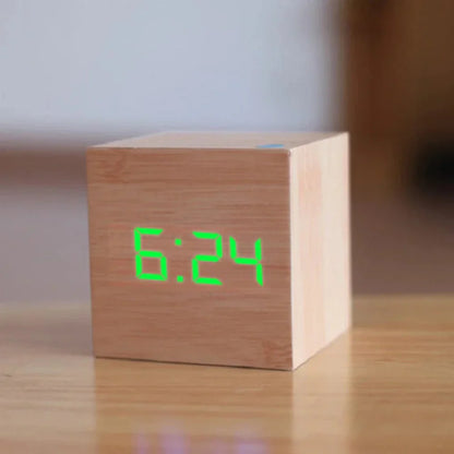 Réveil mini en bois vert avec affichage de température