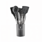 Vue rapprochée d'une spatule en silicone et acier inoxydable
