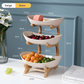 Plateau en bois avec snacks, vue aérienne