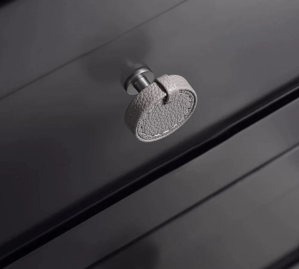 Poignée en cuir gris, design rond et élégant