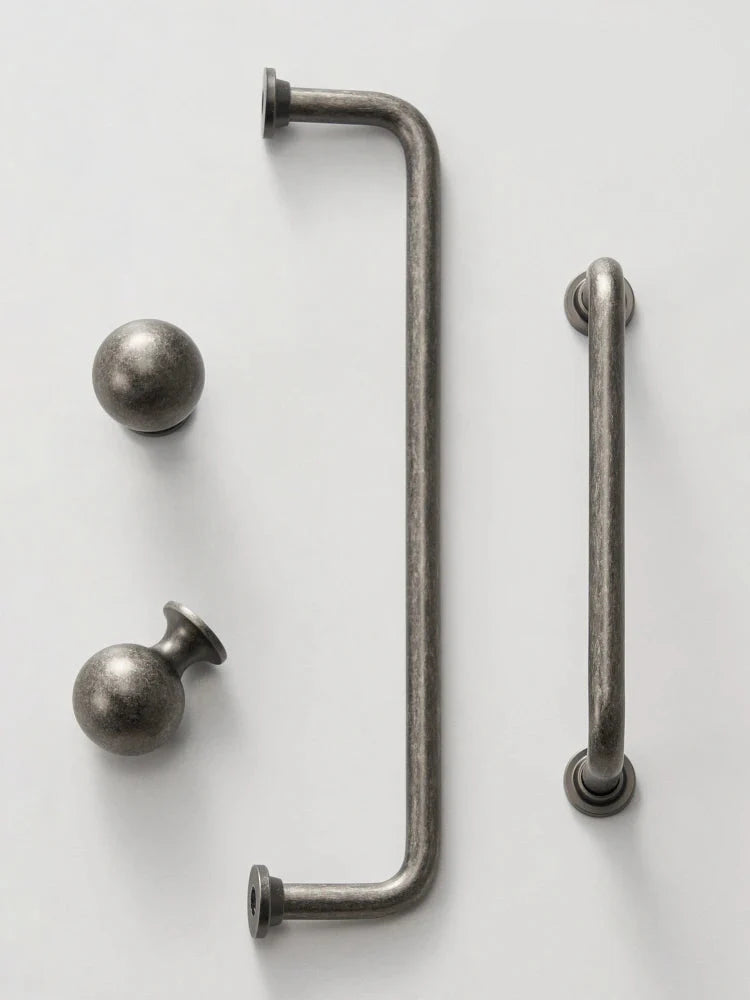 Poignée élégante en laiton gris béton pour meuble