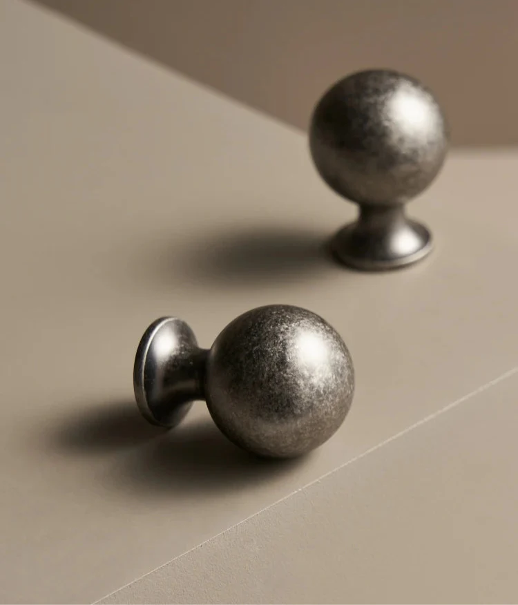 Gros plan sur la texture antique de la poignée