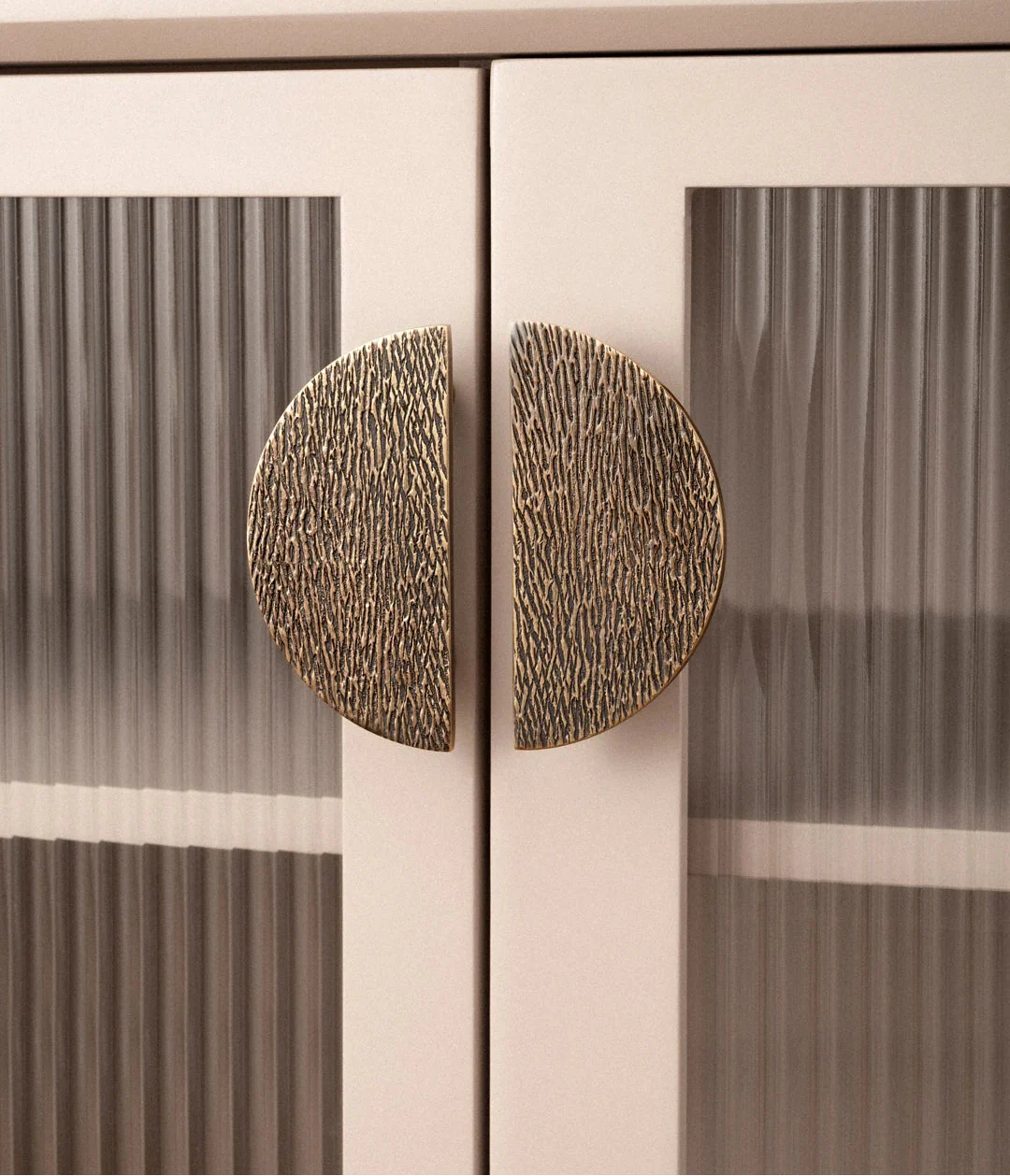 Poignée demi-lune en laiton effet bronze vue de face
