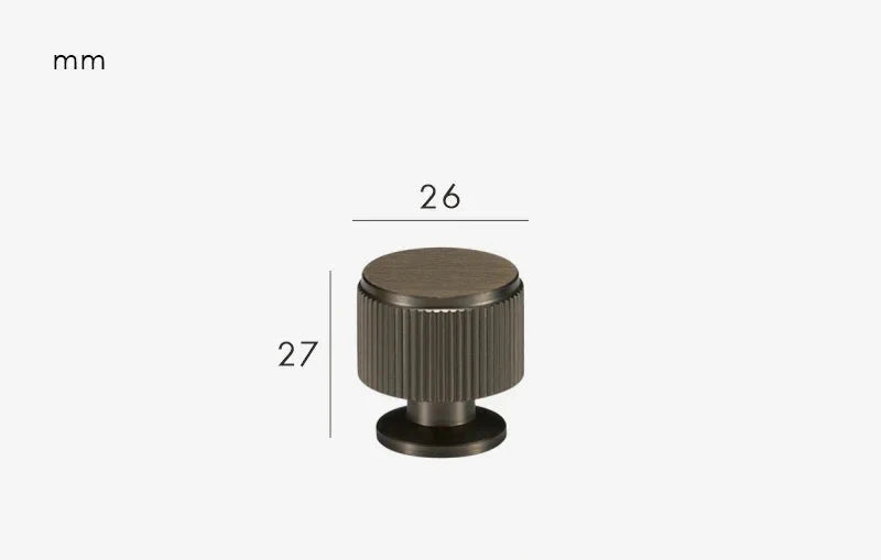 Détail du design élégant de la poignée en laiton