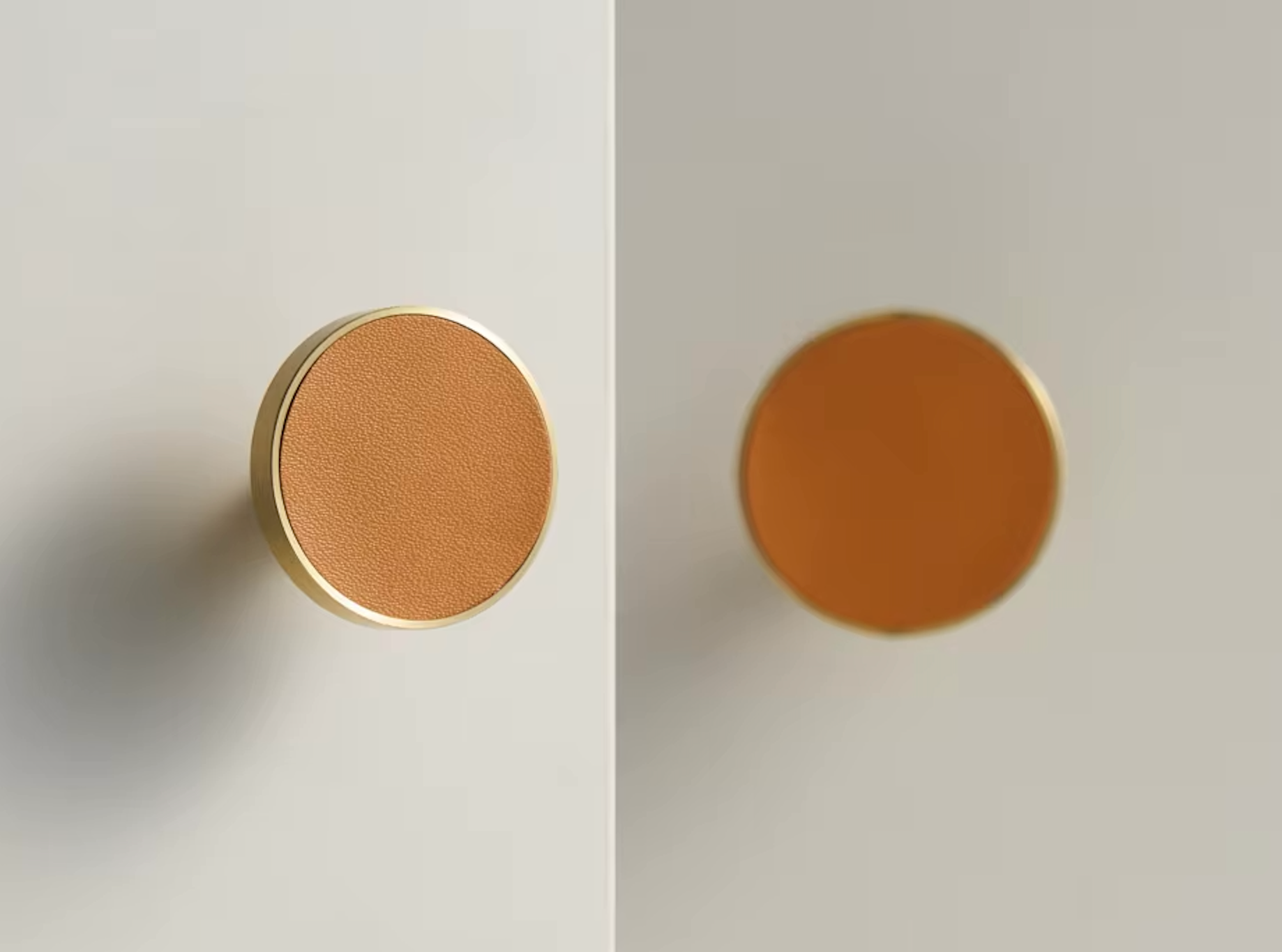 Poignée en laiton doré avec cuir orange foncé, vue de face