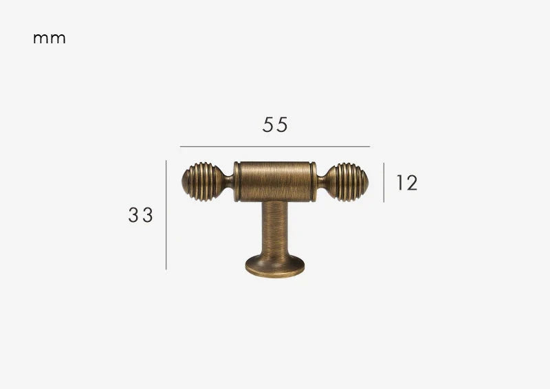 Poignée de meuble élégante en laiton, finition vieillie