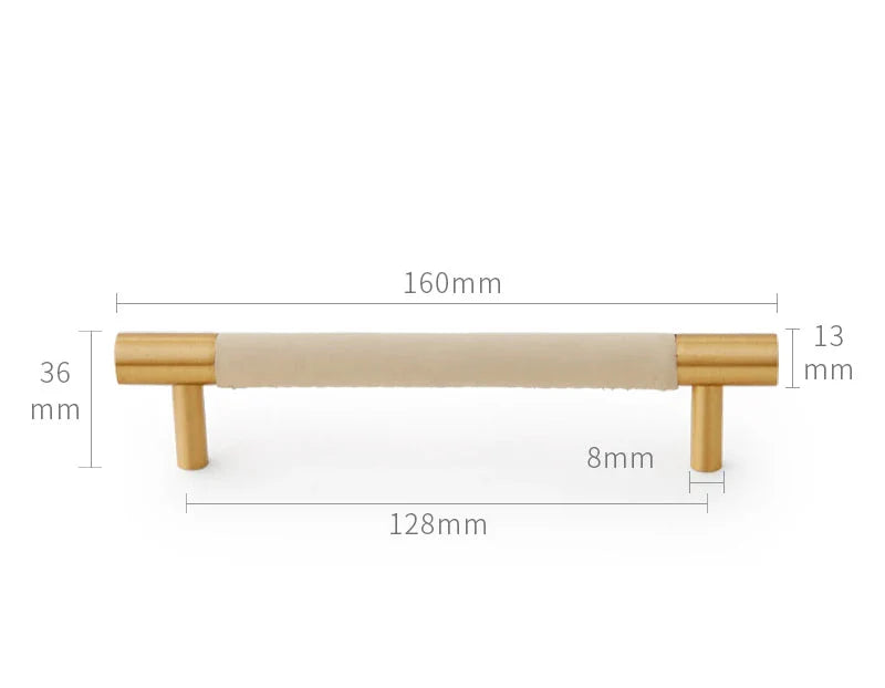 Vue latérale d'une poignée en cuir beige et laiton doré