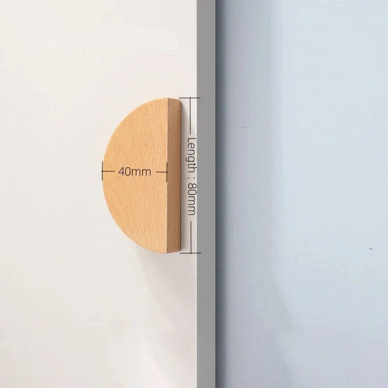 Vue latérale du bouton de meuble en bois, vis incluse