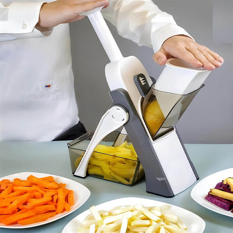 Couteau multifonction posé sur une planche en bois avec légumes