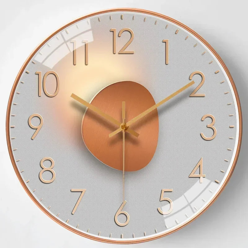 Horloge murale avec chiffres noirs sur fond blanc