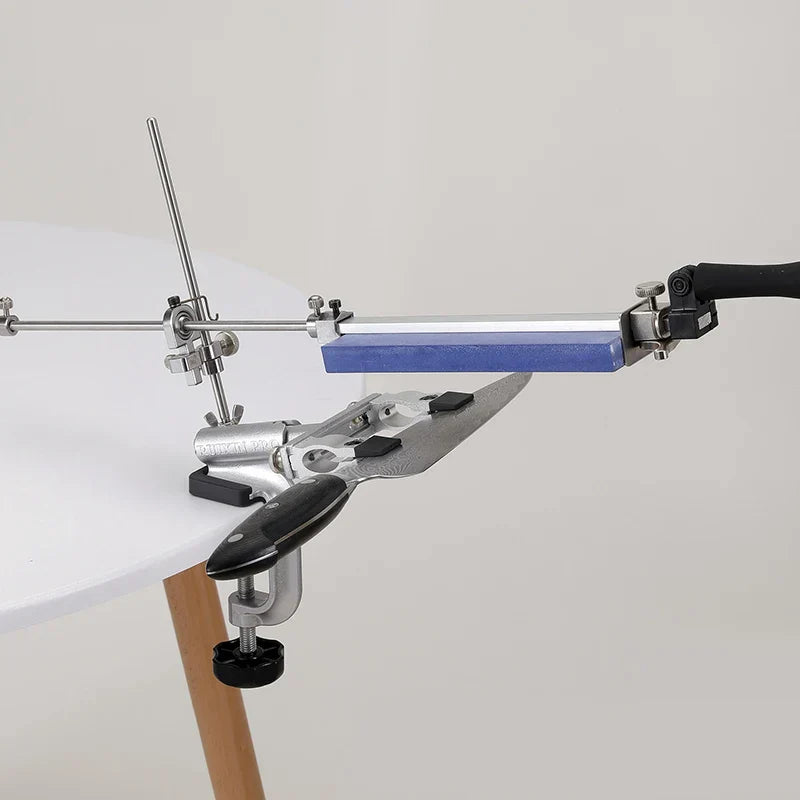 Système d'aiguisage avec angle ajustable pour couteaux de cuisine