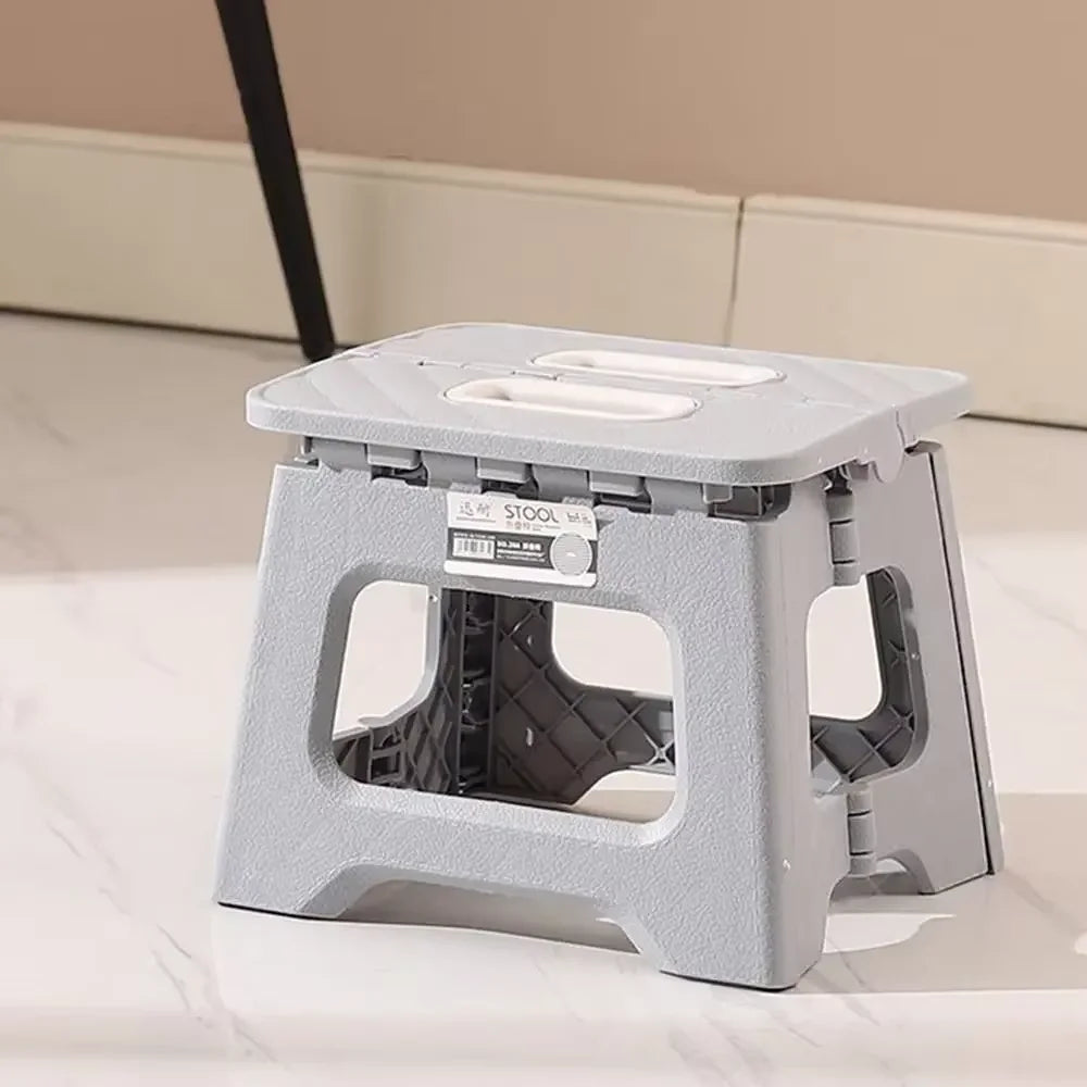 Détail des charnières de l'escabeau pliable