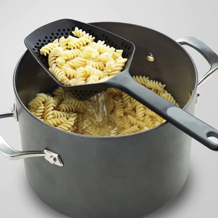 Cuillère verte en polypropylène avec poignée ergonomique