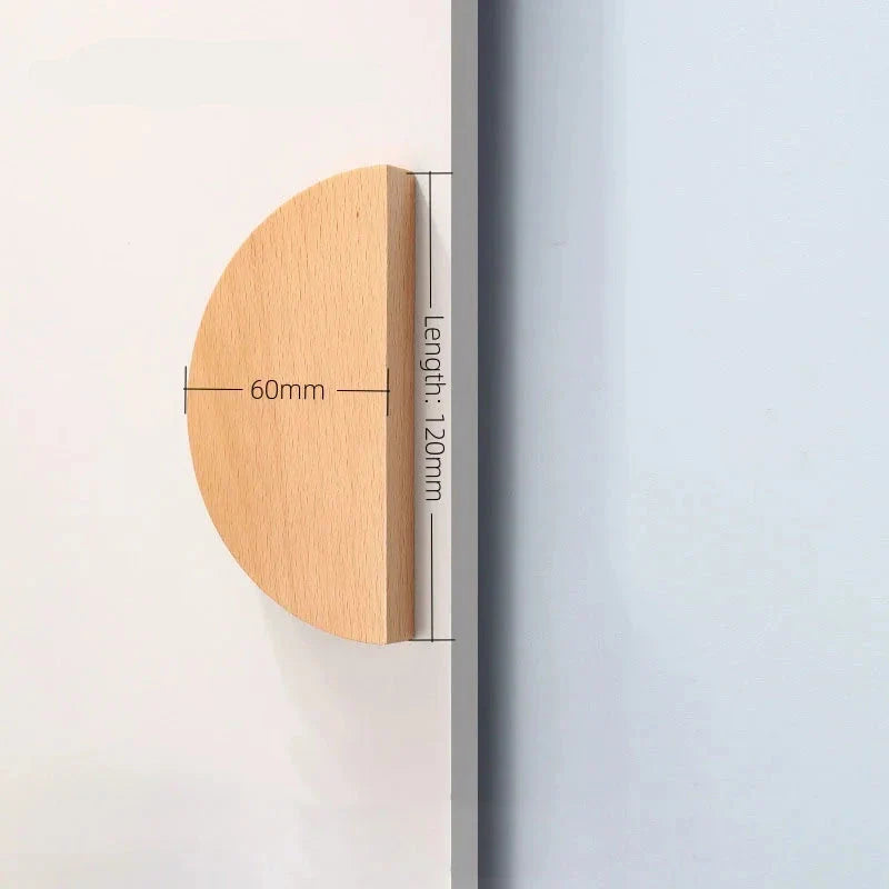 Gros plan sur la texture du bois de chêne du bouton