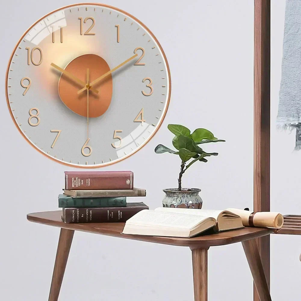 Horloge murale classique avec cadran blanc et aiguilles noires