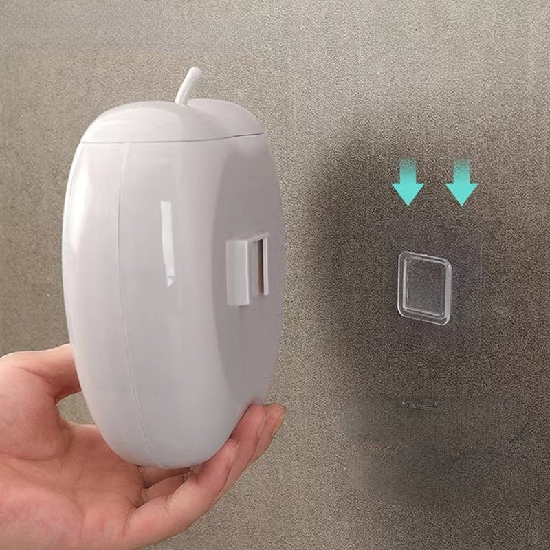 Film alimentaire non collant, rouleau déroulé sur une table